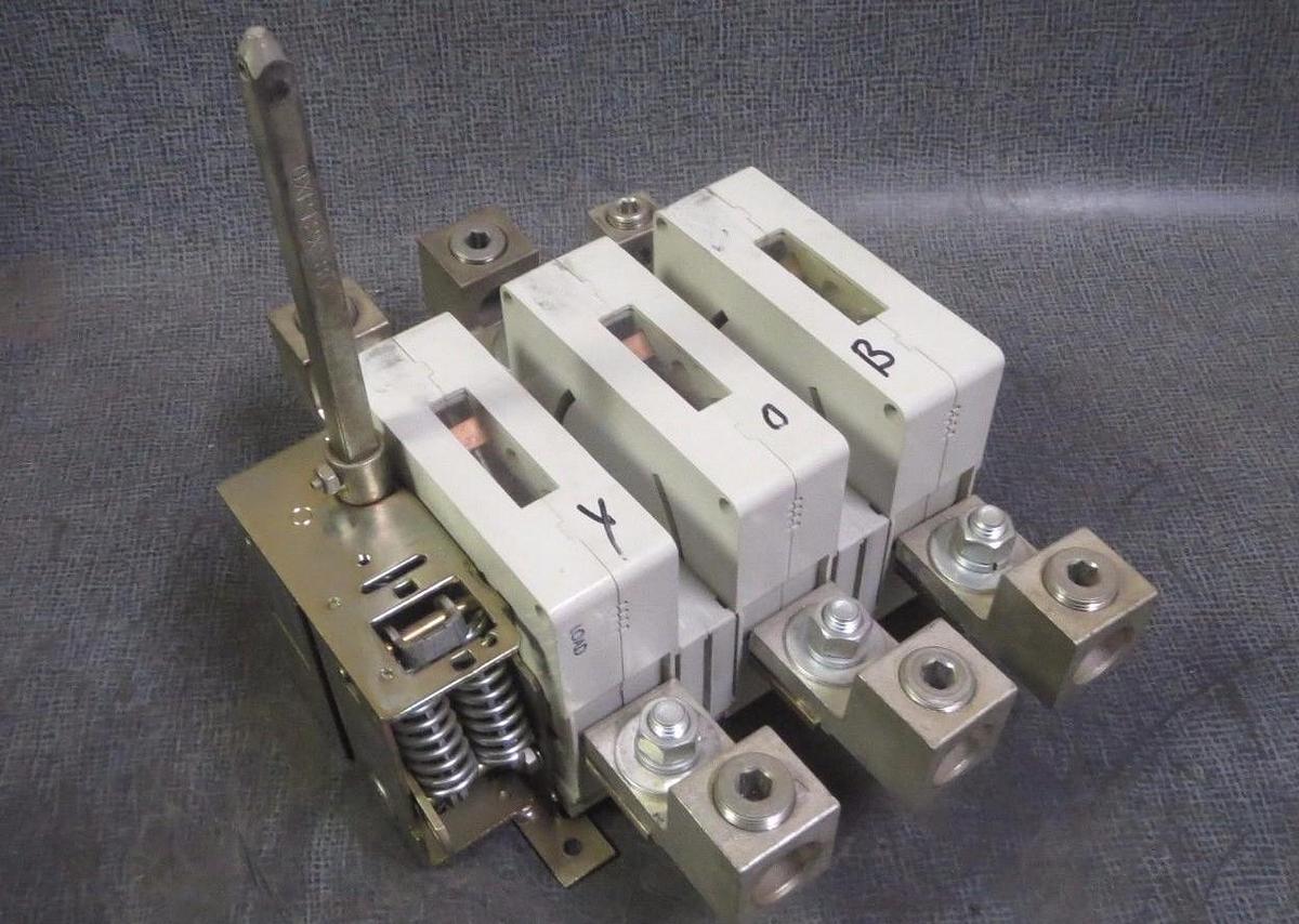 Used ABB GENERAL PURPOSE SWITCH 400 AMP 600 VAC 3 PHASE W/ LUGS MODEL: OETL-NF400