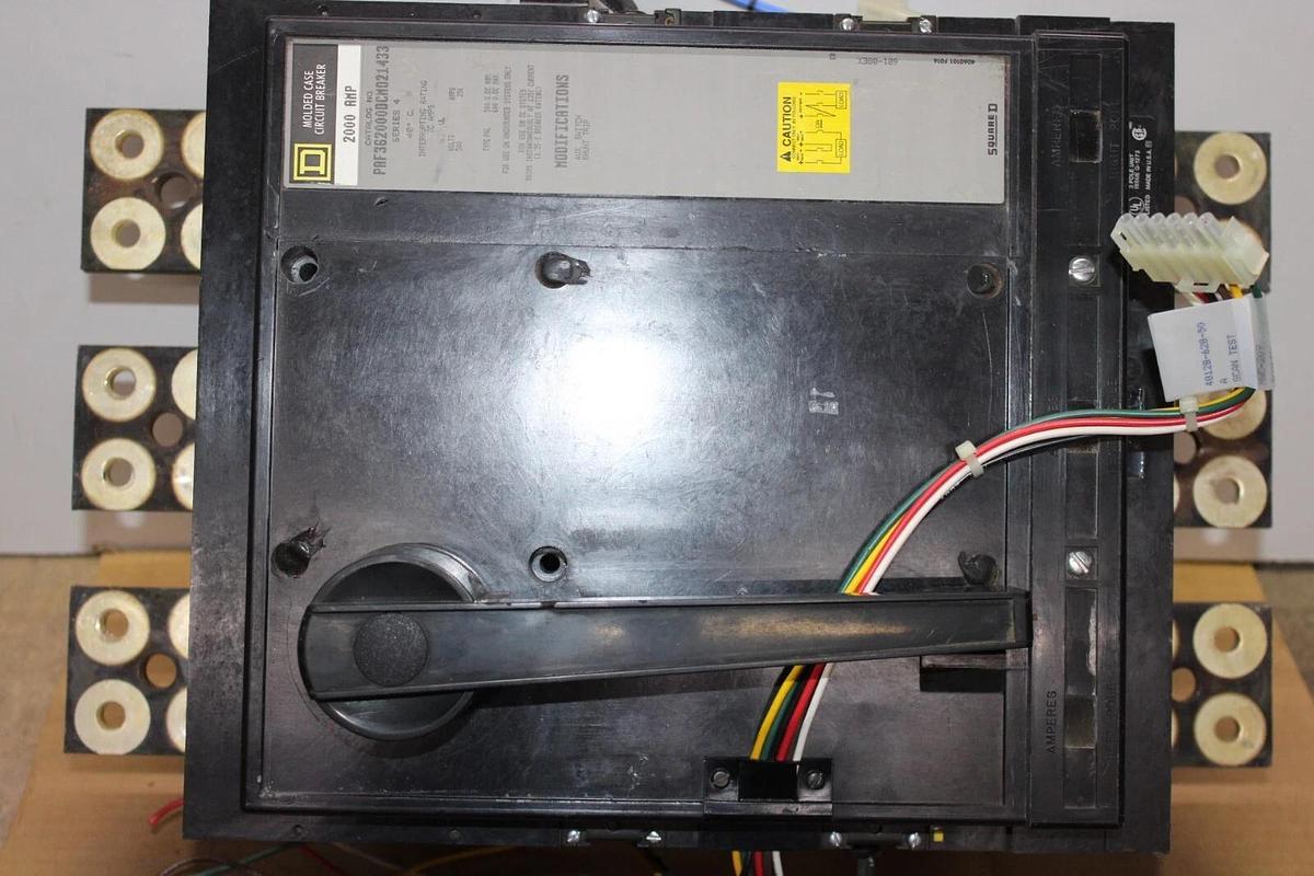 Used SQUARE D DC CIRCUIT BREAKER PAF362000DCM021433 W/ AUX. SWITCH & SHUNT TRIP