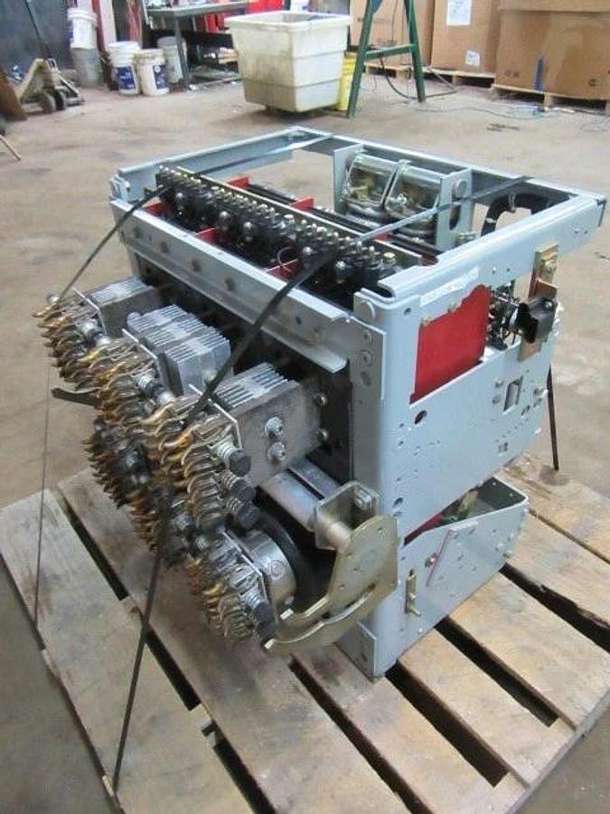 Used GE AKR 4000 AMP BREAKER AKR-8D-100 MICRO VERSA TRIP A440LSGMR 4000A GROUND LSG