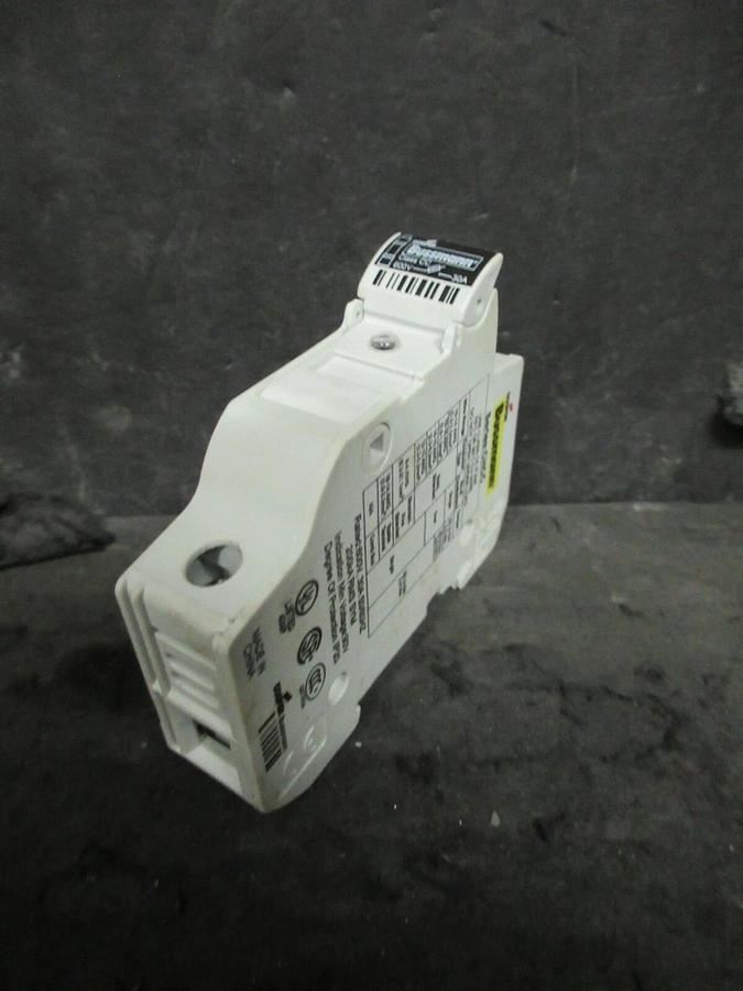 Used COOPER BUSSMANN CC FUSE 30 A 600 V CHCC FUSE HOLDER DIN RAIL MOUNTED SINGLE POLE