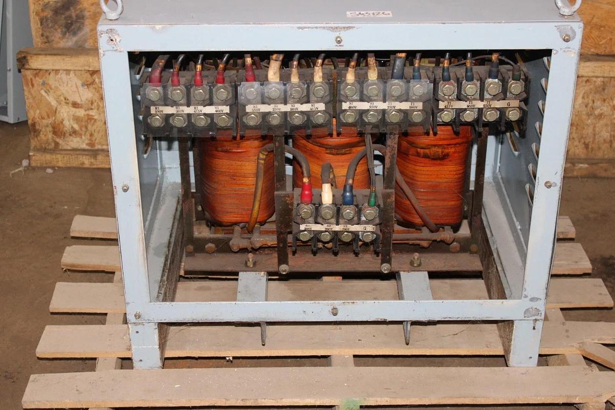 Used 40 kVA TRANSFORMER HC 3-PHASE 50/60 HZ 550/230 VOLT **WARRANTY INCLUDED**
