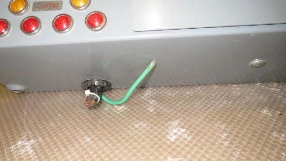 Used MYRON ZUCKER CAPACITOR CALMOUNT SERIES, KVAR 20, 480 V, 3 PHASE - KIM43020-3