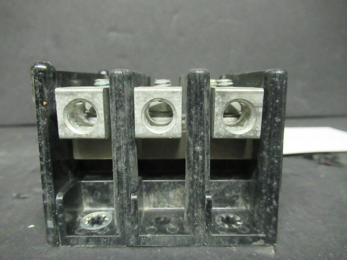 Used FERRAZ SHAWMUT POWER DISTRIBUTION BLOCK 62203 PDB62203 3-POLE 600 VOLT