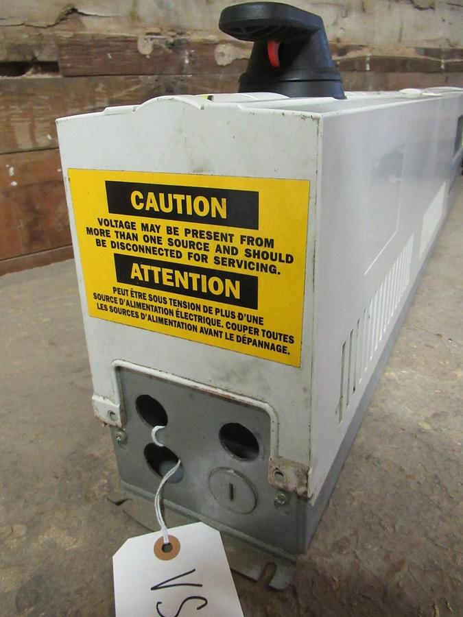 Used ABB VARIABLE SPEED DRIVE ACH550-VDR-015A-4 W/ BYPASS 10HP 3PHASE 480V 15.4A