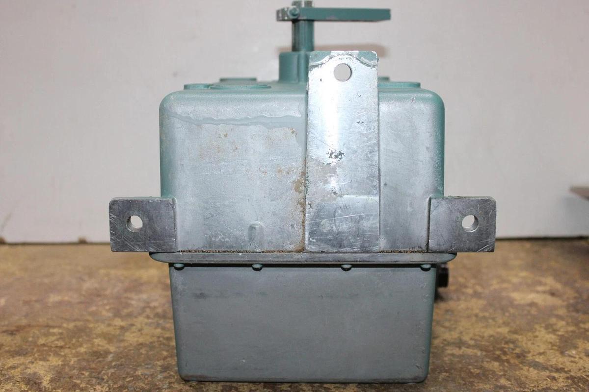 Used BARBER COLMAN ACTUATOR MP-9710-760-0-2 0.95 AMP 120 VOLT 50/60 HZ 50 WATT