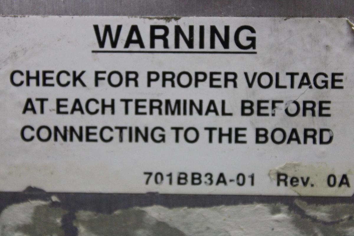 Used MCQUAY CHILLER CONTROL MODULE 860-654872B-50 SOFTWARE: CFG3E04E 500-000280-00-F