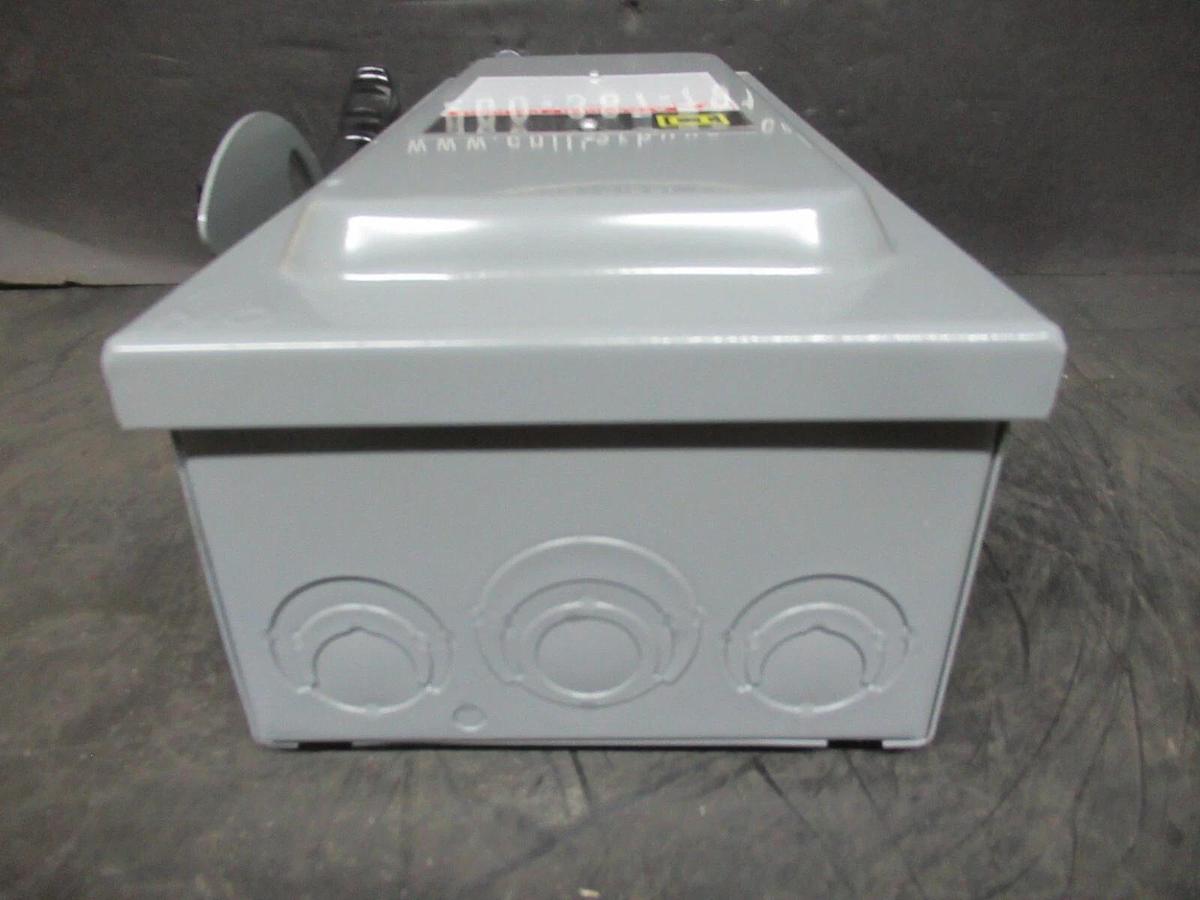 NEW IN BOX SQUARE D SAFETY SWITCH H321N 30 AMP 240 VAC 7.5 HP 3-PHASE 3-POLE