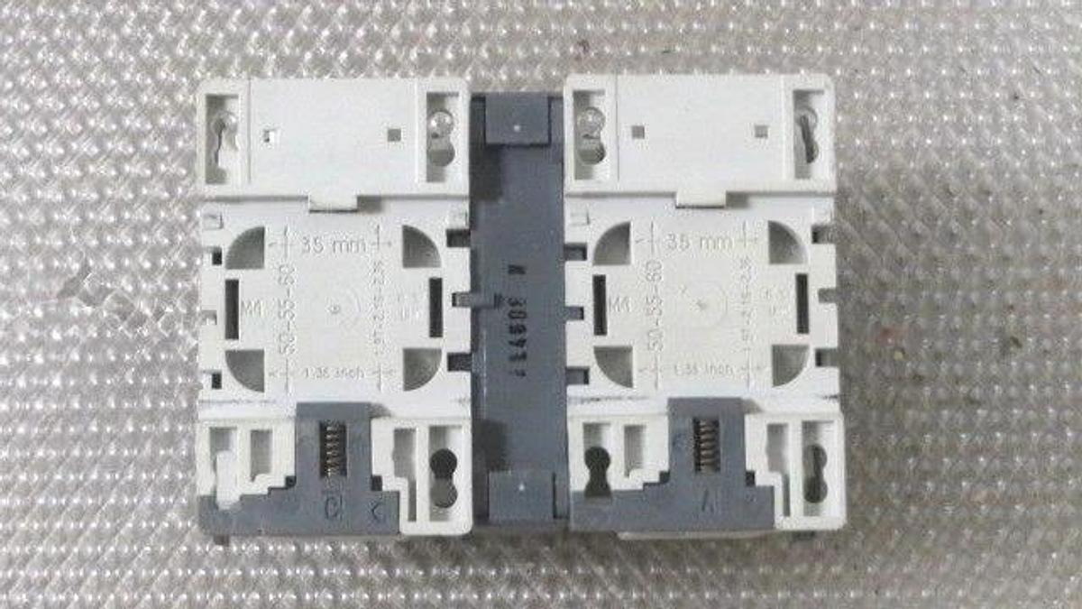 Used YORK REVERSING CONTACTORS 024-31100-000 21 AMP CONTINUOUS W/ VM5-1 INTERLOCK