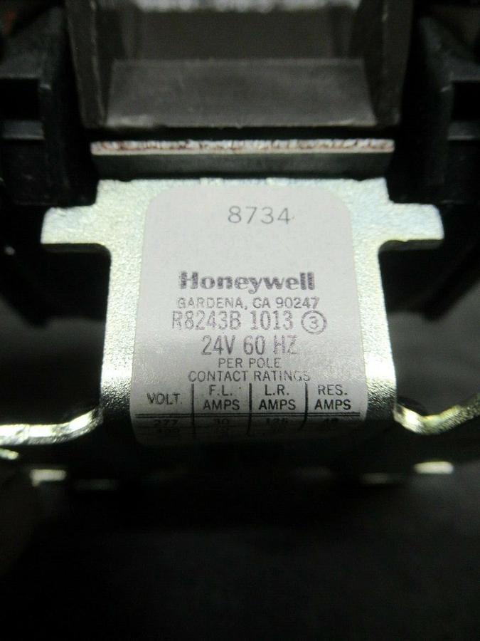 HONEYWELL CONTACTOR R8243 B 1013 30 AMP 48 AMP/RES 277 VAC 60 HP COIL: 24 V