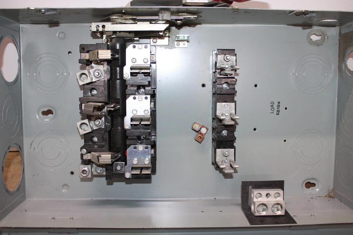 Used GENERAL ELECTRIC HEAVY DUTY DISCONNECT SWITCH TH4324 200 AMP 240 VAC *WARRANTY*