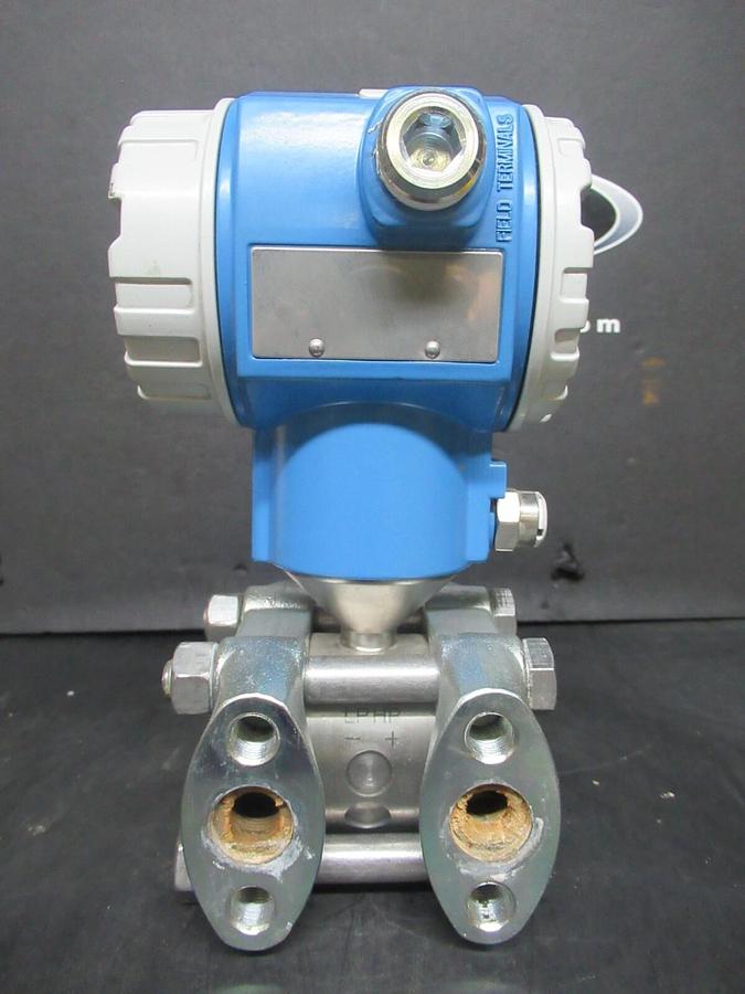 Used ENDRESS + HAUSER DELTABAR-S PRESSURE DIFFERENTIAL TRANSMITTER PMD75 2400 PSI