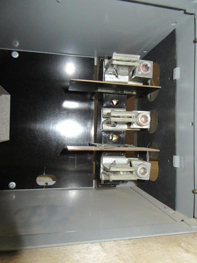 Used WETINGHOUSE FUSE PANELBOARD SWITCH  FDPS364R 200 AMP 600 VAC 50 HP 3-POLE