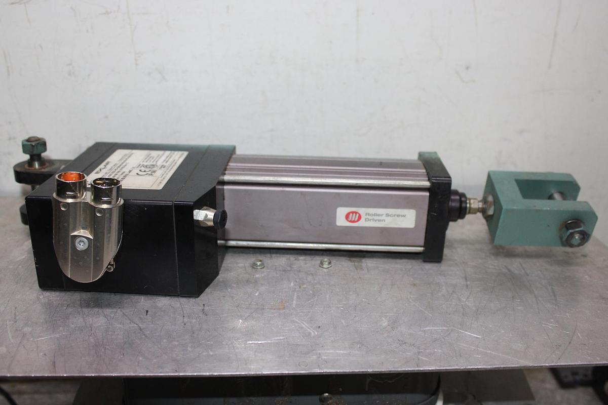 Used GENERAL ELECTRIC CURRENT TRANSFORMER 139C4970G38 3200 AMP
