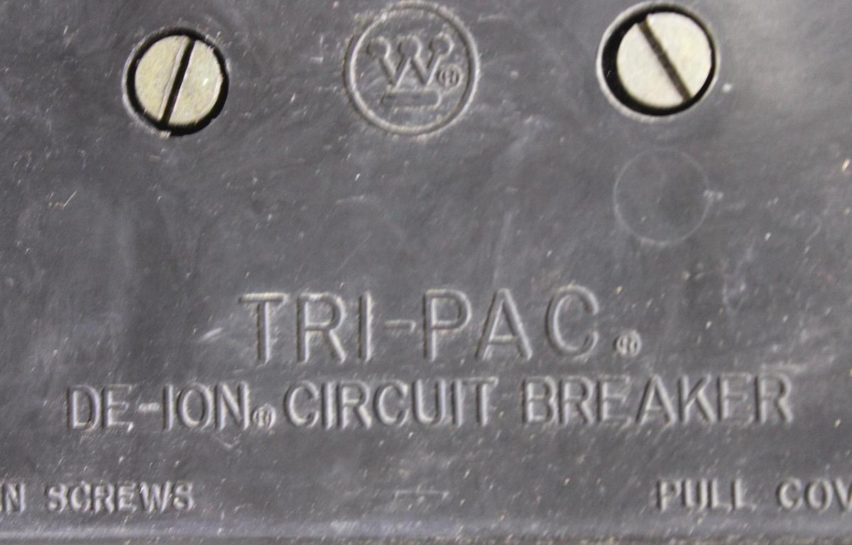 Used CUTLER-HAMMER TRI-PAC DE-ION CIRCUIT BREAKER NB3800PF 500 AMP 600 VAC 3-POLE