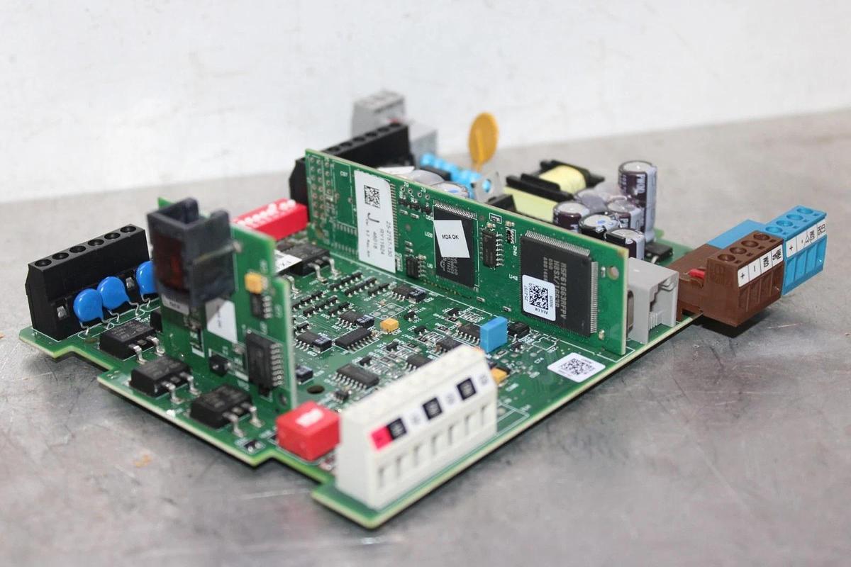 Used JOHNSON CONTROLS FX-PCG1611-1 CIRCUIT BOARD 27-5532-196 W/ 25-2757-130