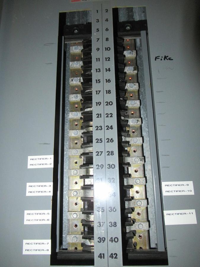 Used 225 AMP MLO CUTLER HAMMER SINGLE PHASE TYPE PB BREAKER PANELBOARD CH STYLE