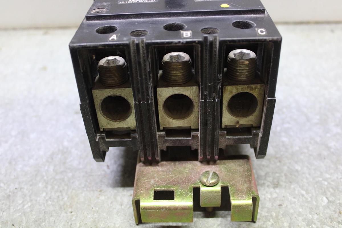 Used CUTLER HAMMER CIRCUIT BREAKER DK2300 300 AMP 240 VAC 2-POLE DK-65K