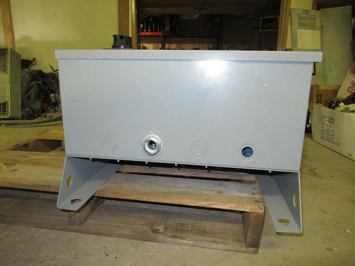 Used SQUARE D E-FLEX ALTIVAR VARIABLE SPEED DRIVE ATV61HD11N4 EFDKG4VY 460V 3-PHASE