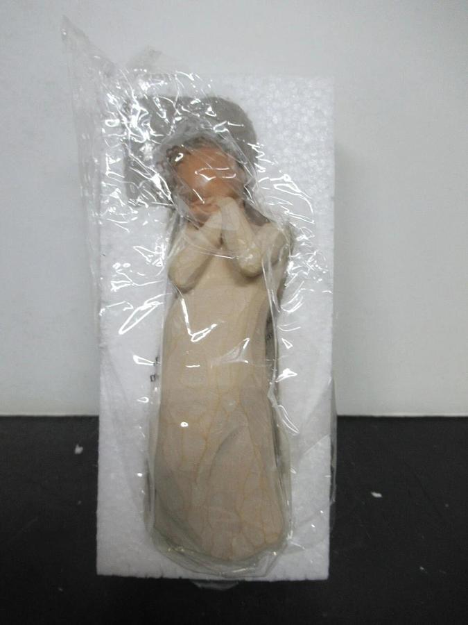 WILLOW TREE "ANGEL LOVE" SUSAN LORDI FIGURINE DEMDACO STOCK# 26234