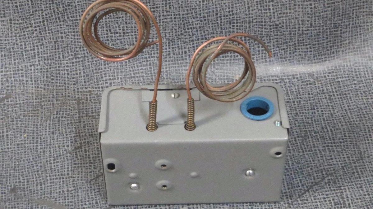 Used JOHNSON CONTROLS PENN LUBRICATION PROTECTION 7/60 PSID P12CA-1 709718B-01