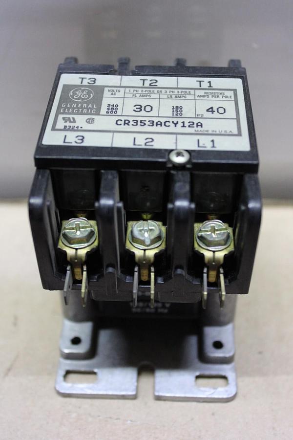 Used GENERAL ELECTRIC CONTACTOR CR353ACY12A 600V 30A 3-POLE 3-PHASE COIL: 120V