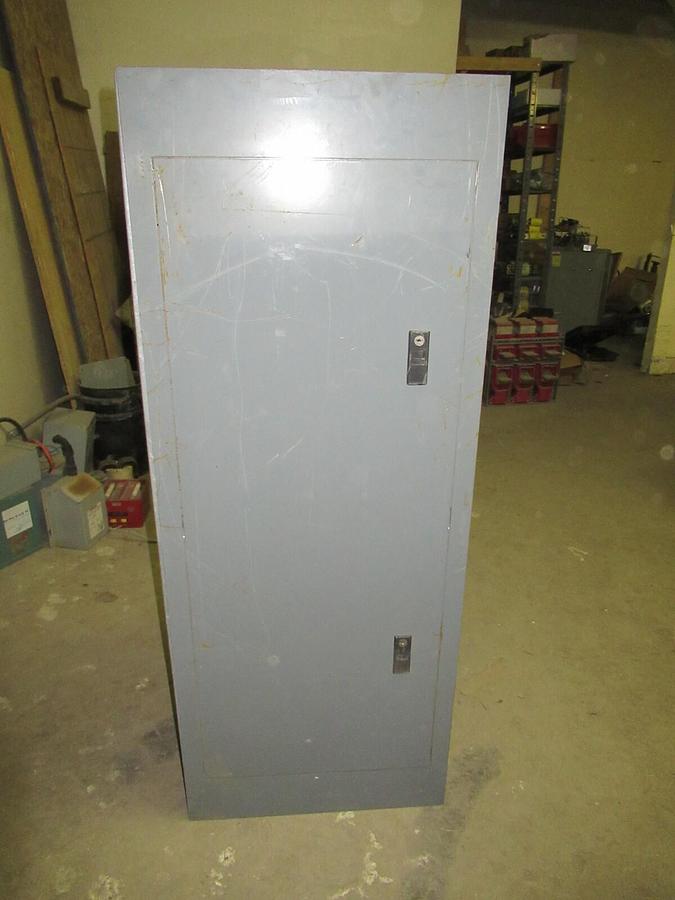 Used CUTLER HAMMER MLO SERVICE PANELBOARD 225 AMP NEMA TYPE 1 42-SLOT 120/240 VAC