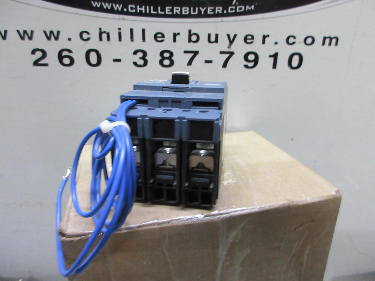 Used ABB MOLDED CASE SWITCH SACE TMAX S5H-D 400 AMP 600 VAC 3-POLE