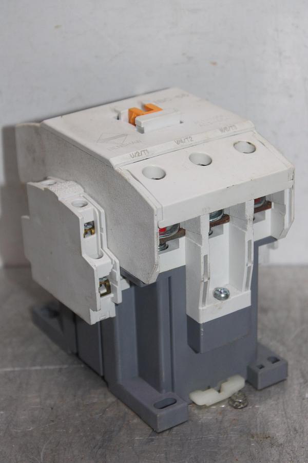 Used BENSHAW CONTACTOR RSC-180 230 AMP 600 VAC 3-POLE 125 HP COIL: 240V