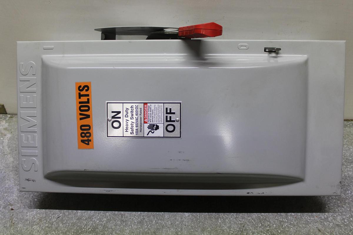 Used CUSTOM CONTROL SENSORS PRESSURE DIFFERENTIAL SWITCH 604D1 750 PSIG