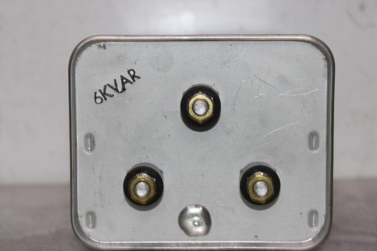 Used AEROVOX AEROVAR CAPACITOR AMP0006D33SA 6-8 kVAR 240-270 VAC 50/60 HZ 3-PHASE