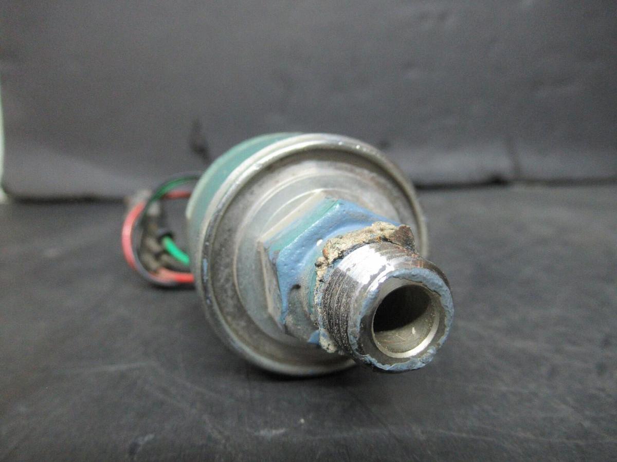 Used YORK PRESSURE TRANSDUCER 025-29151-003 P459-5014-20A *NO RATINGS*