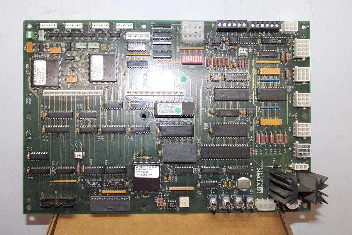 Used YORK HVAC CHILLER PROCESSING CIRCUIT BOARD 031-01095-002 REV. E **WARRANTY**
