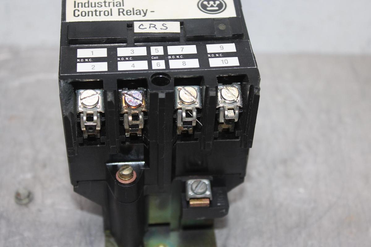 Used CUTLER HAMMER CONTACTOR C32LN3 350 AMP 600 VAC 3-PHASE COIL: 120 VAC