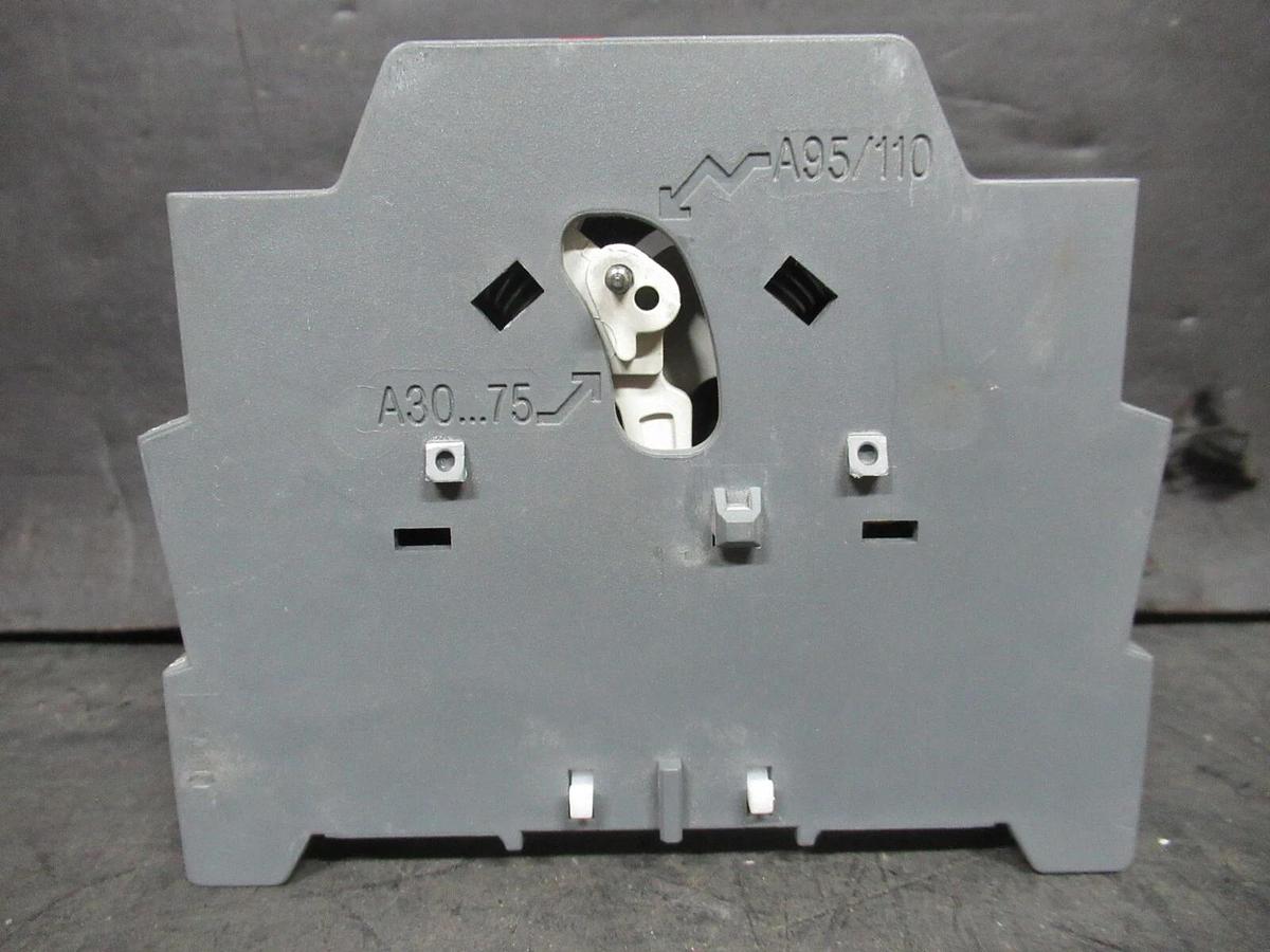 Used ABB MECHANICAL INTERLOCK / AUXILLIARY CONTACT VE5-2 600 VOLT 16 AMP A600