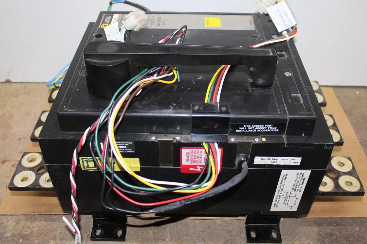 Used SQUARE D DC CIRCUIT BREAKER PAF362000DCM021433 W/ AUX. SWITCH & SHUNT TRIP