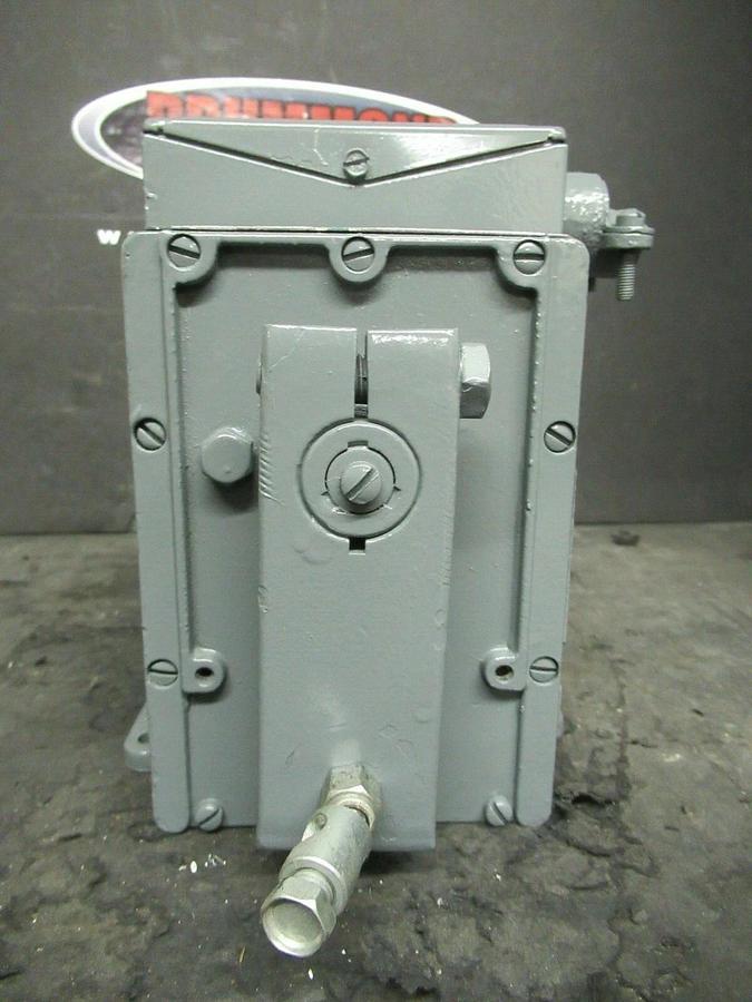 Used (1) BARBER COLMAN ACTUATOR XU-339 HF26BB055 115 VAC 1 PH 0.5 AMP 28 W WARRANTY