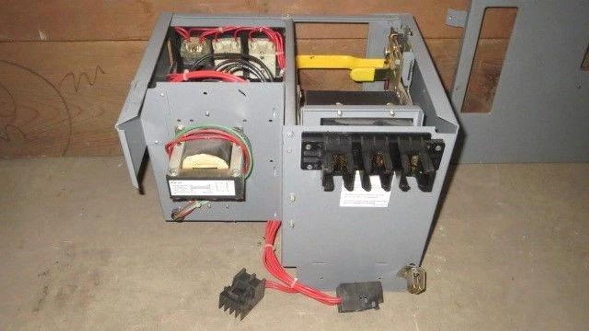 Used SQUARE D 12" MCC BUCKET 480 VAC W/ 15 AMP FHP BREAKER & NEMA SIZE 1 STARTER