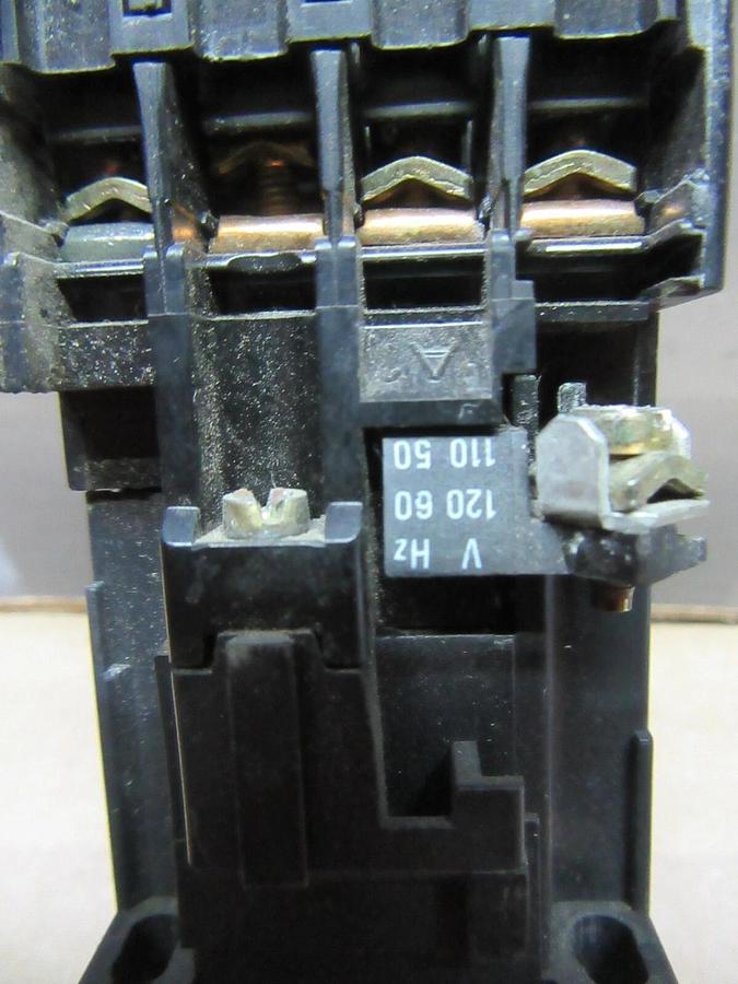 Used ABB CONTACTOR B12-30-10 600 VOLT 21 AMP 10 HP 3-PHASE 3-POLE COIL: 110/120 VOLT