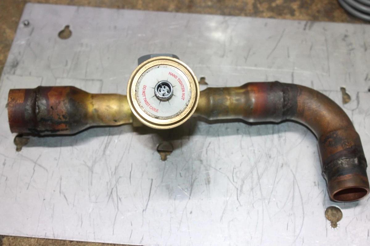 Used SPORLAN ELECTRIC EXPANSION VALVE SERI-JS M12 10'-S