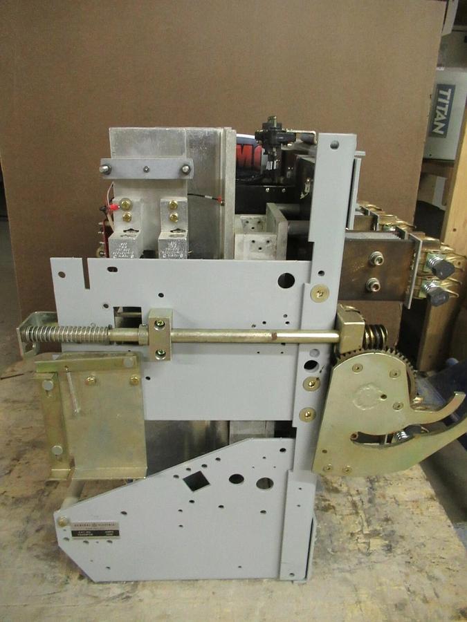 Used GE GENERAL ELECTRIC POWERBREAK 3200 AMP FUSE ROLLOUT TAK83FCB BREAKER STATIC