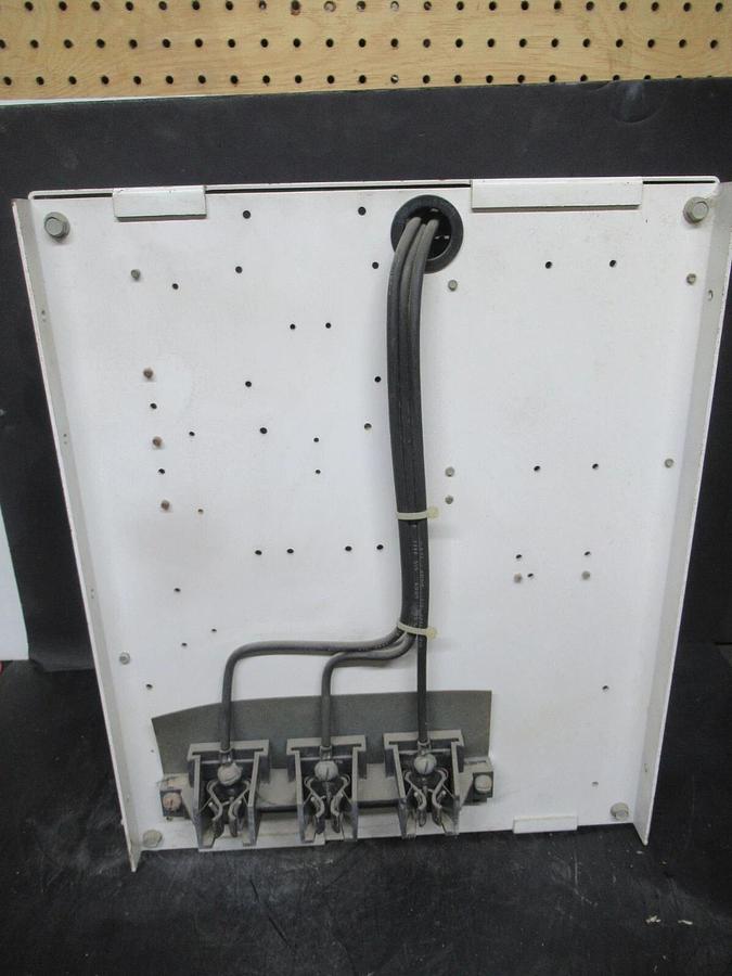 Used CUTLER HAMMER MOTOR CONTROL BUCKET 17" CHASIS 600 V NO BREAKER / STARTER W/ DOOR