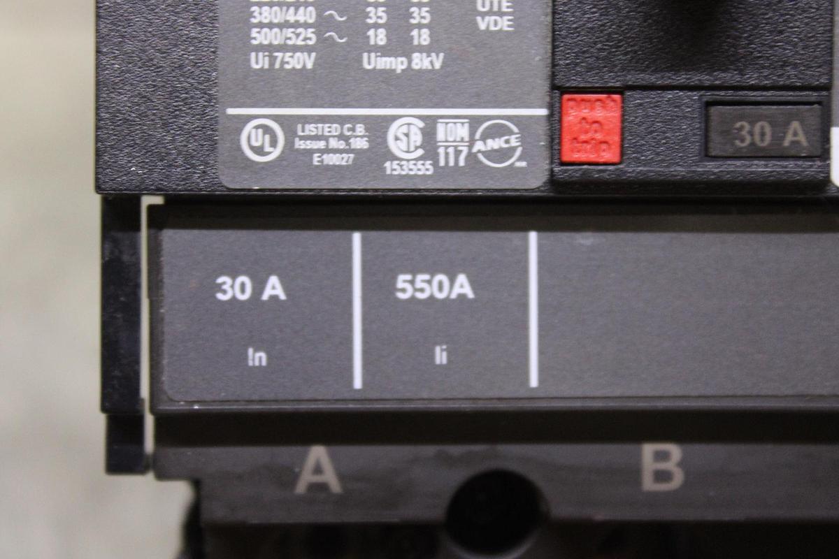 Used SQUARE D POWERPACT I-LINE CIRCUIT BREAKER BGA360340 40 AMP 600 VAC 3-POLE