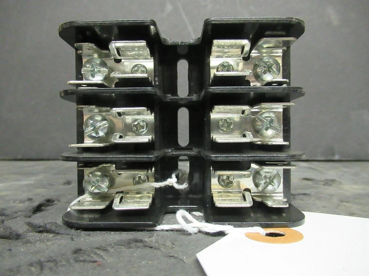 Used FERRAZ AND SHAWMUT FUSE HOLDER 30313 FOR 30 AMP 600 V **WARRANTY INCLUDED!**