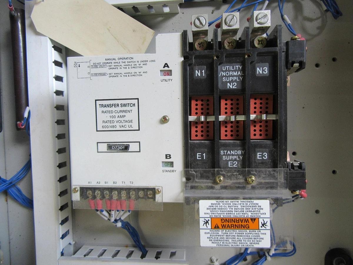 Used 100 AMP GENERAC HTS ATS AUTOMATIC TRANSFER SWITCH HTSN100G1 120/208 VAC