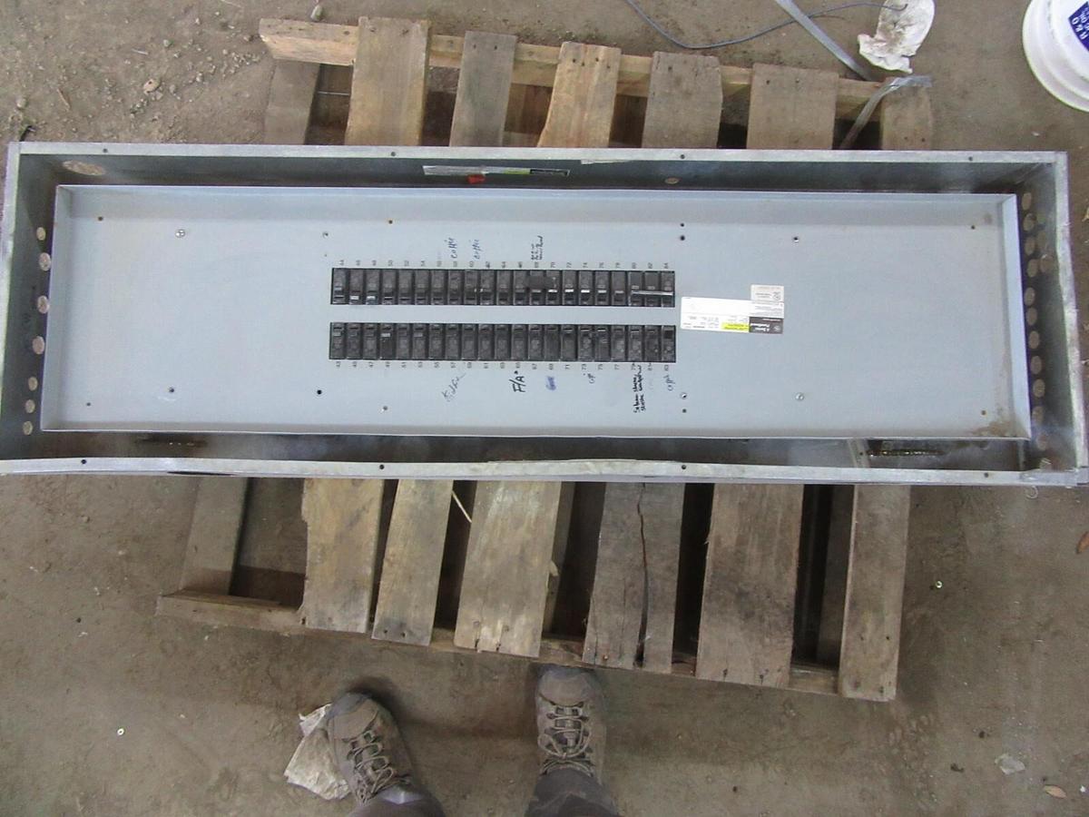 Used GE SERVICE PANEL AQF3424MBX AB64B 400 AMP 208/120 VOLT 3-PHASE 4-WIRE