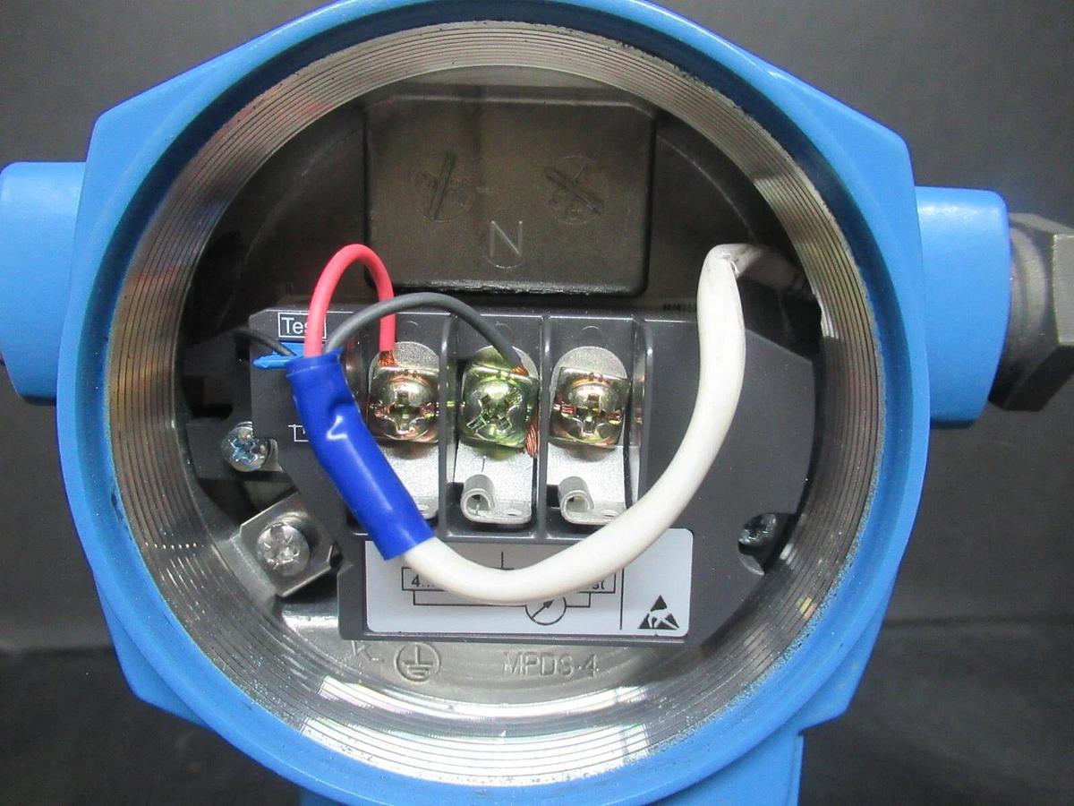 Used ENDRESS + HAUSER DELTABAR-S PRESSURE DIFFERENTIAL TRANSMITTER PMD75 2400 PSI