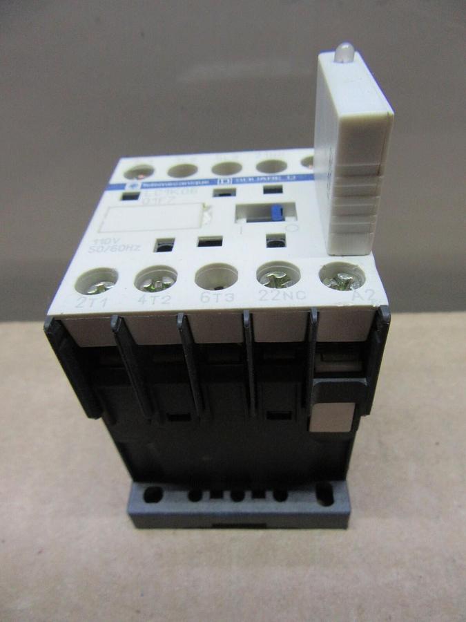 Used LOT OF 4 SQUARE D RELAY LC1K06-01F7 600 VOLT 15 AMP 3-PHASE W/ INDICATOR
