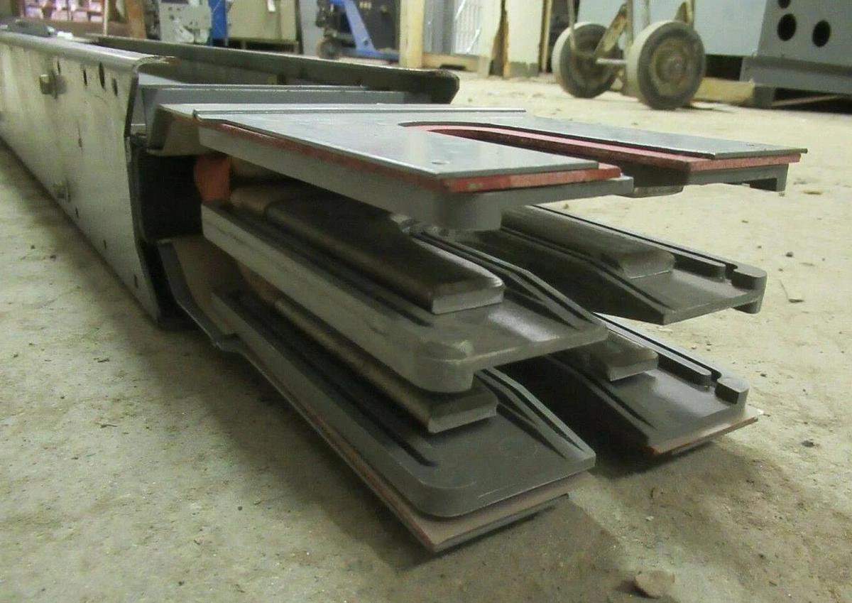 Used 800 AMP SQUARE D I-LINE FEEDER ALU DUCT BUSWAY RUN 40" L 480 / 277 V 3 PH 4 W
