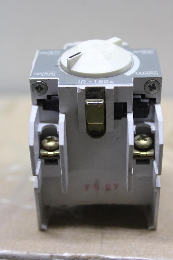 Used EATON TIME DELAY RELAY C320TM3000 120 VAC 350 VA 300-3000 SECOND DELAY