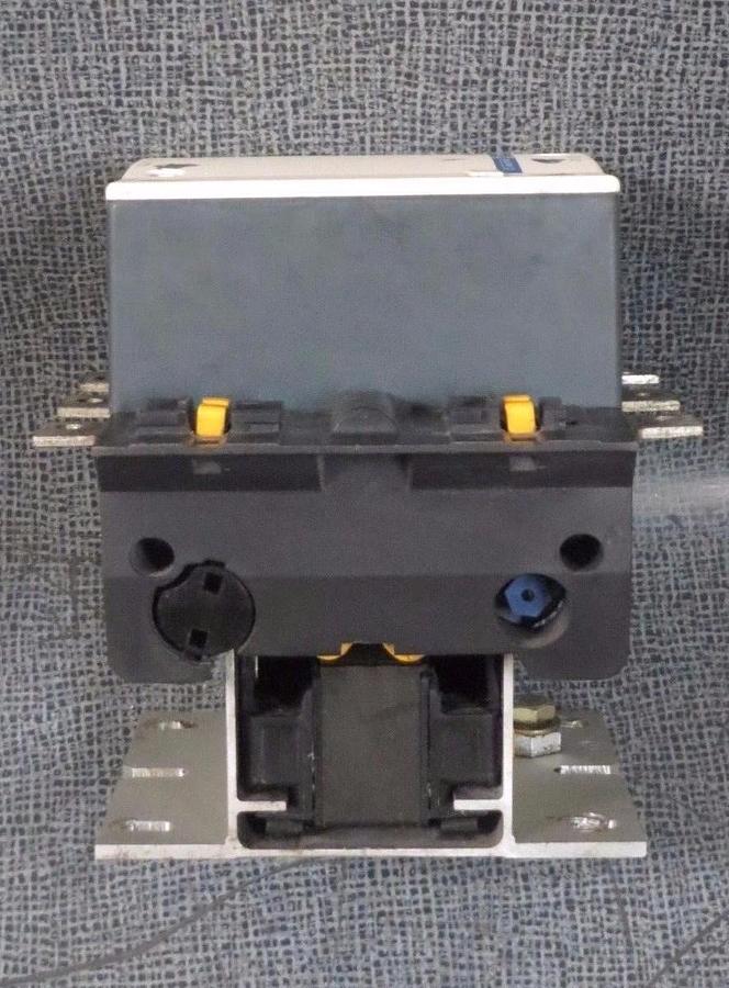 Used TELEMECANIQUE SQUARE D CONTACTOR LC1F115 175 AMP 600 VAC 100 HP WITH 110V COIL